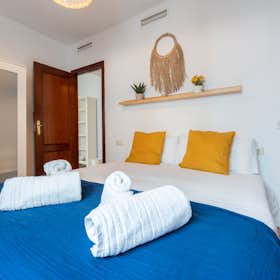 公寓 正在以 €1,000 的月租出租，其位于 Torremolinos, Avenida Palma de Mallorca