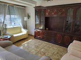 私人房间 正在以 €240 的月租出租，其位于 Teruel, Avenida de Zaragoza
