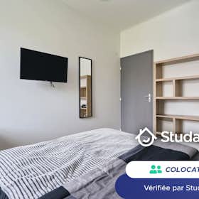 Chambre privée à louer pour 500 €/mois à Metz, Rue Auguste Prost