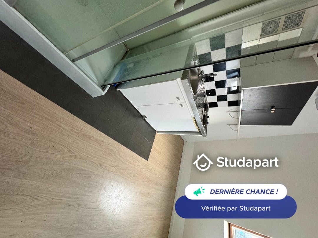 House for rent on Rue Louise Michel, Levallois-Perret