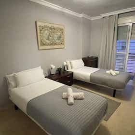 Appartement te huur voor € 1.500 per maand in Málaga, Calle Rojas