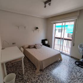 Private room for rent for €370 per month in Murcia, Calle del Pilar