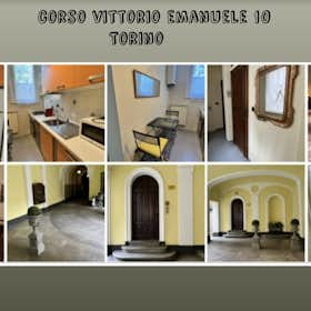 Private room for rent for €400 per month in Turin, Corso Vittorio Emanuele II
