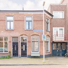 Maison for rent for 1 950 € per month in Utrecht, Vossegatselaan