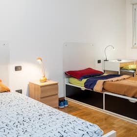 Спільна кімната за оренду для 375 EUR на місяць у Milan, Viale dell'Innovazione