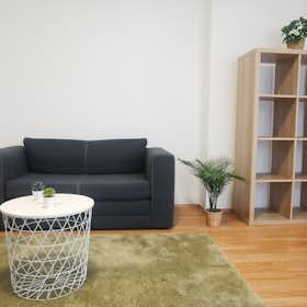 Apartment for rent for €880 per month in Vienna, Pachmüllergasse