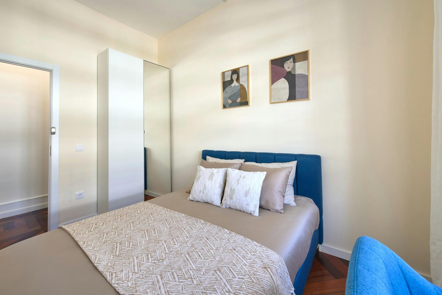 preview gallery tile