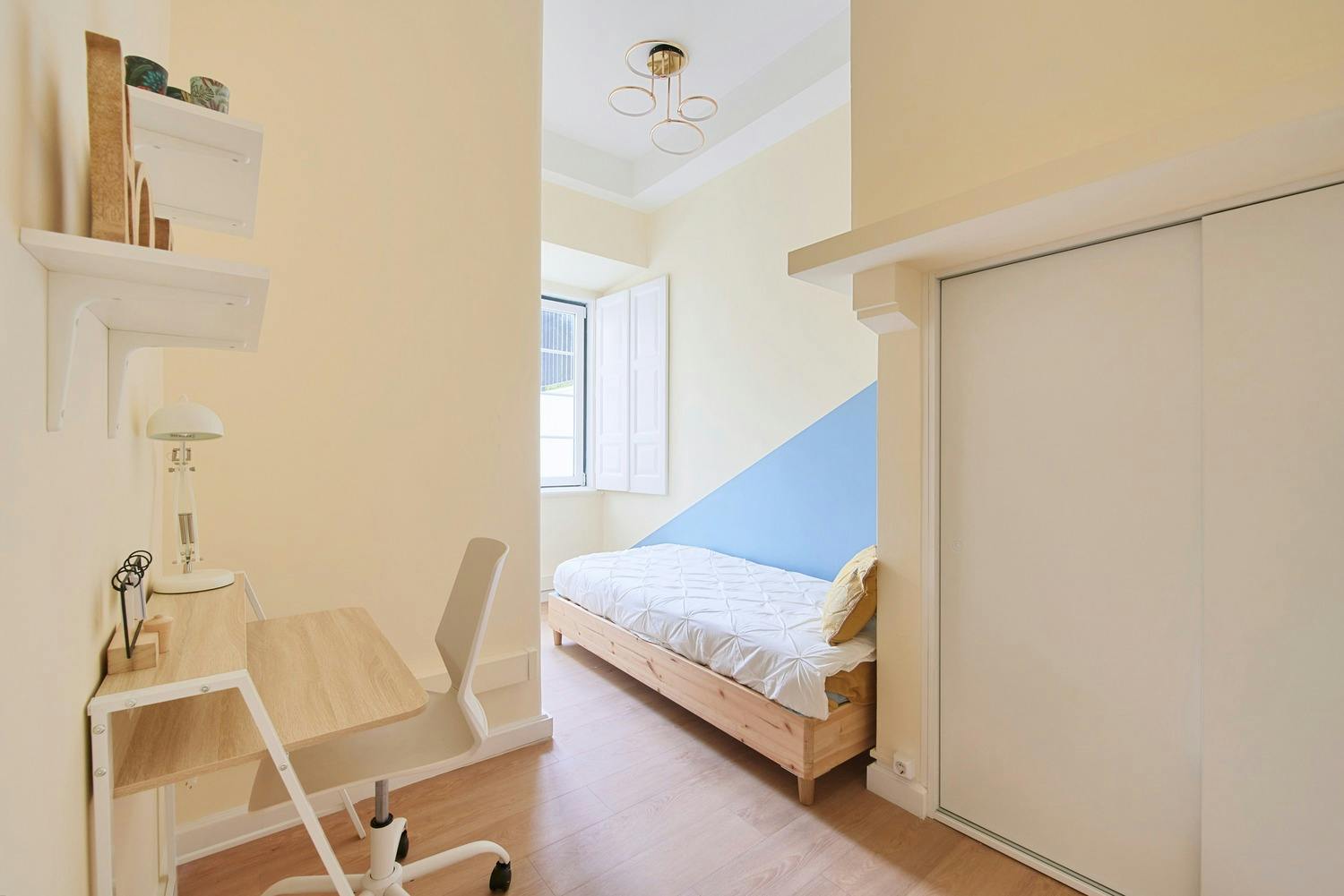 Avenida João Crisóstomo, Lisbon preview