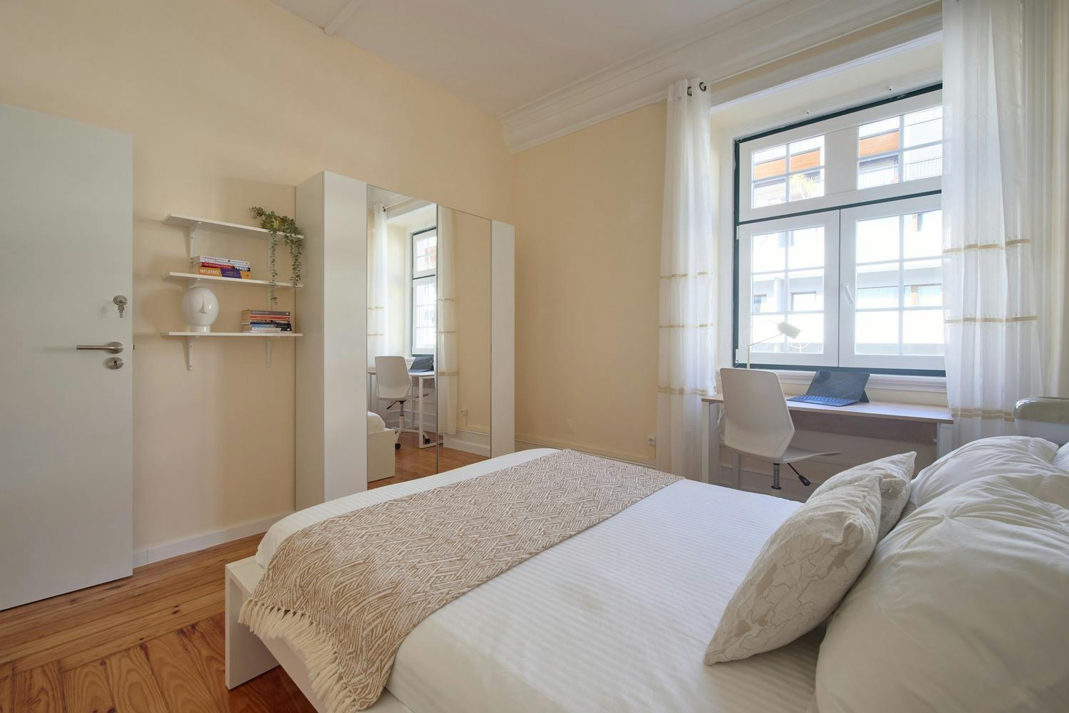 Avenida João Crisóstomo, Lisbon preview