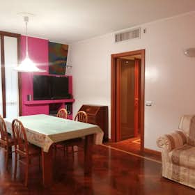 Wohnung zu mieten für 1.850 € pro Monat in Milan, Via Arturo Carlo Jemolo