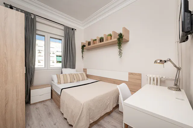Private room in Calle de Galileo, Madrid (1491342) room image 1