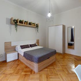 Private room for rent for €825 per month in Madrid, Calle de Boix y Morer