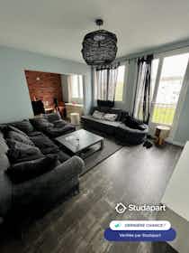 Apartamento para alugar por € 420 por mês em Saint-Jacques-de-la-Lande, Rue du Temple de Blosne