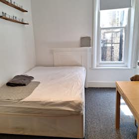 单间公寓 正在以 £1,130 的月租出租，其位于 London, Pembridge Villas