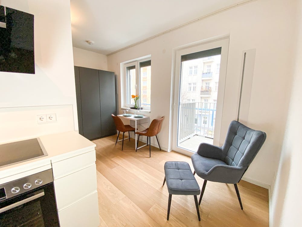 Studio for rent for €1,175 per month in Berlin, Markgrafendamm