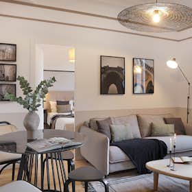 Apartment for rent for €4,127 per month in Paris, Rue des Ternes