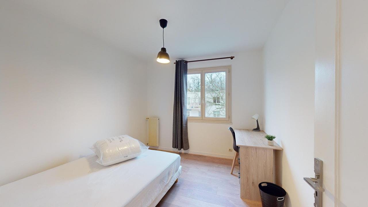 Single room Rennes, 1 bed, 9m² — photo 1