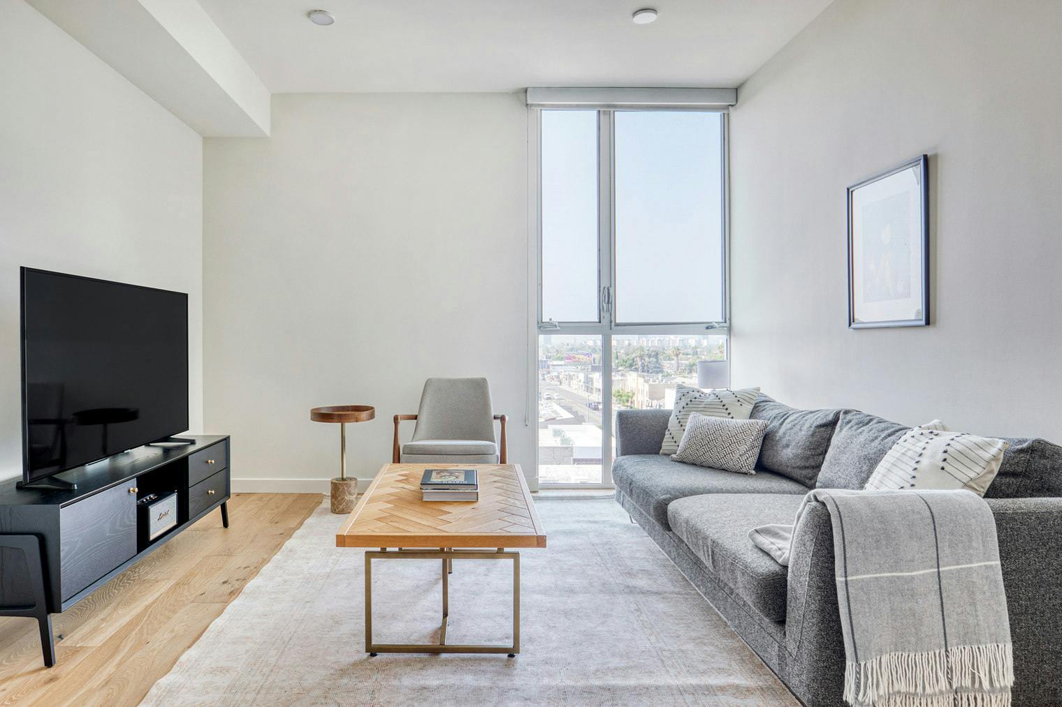 公寓 正在以 $5,656 的月租出租，其位于 Los Angeles, West Willoughby Avenue
