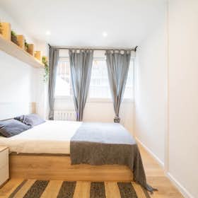 Private room for rent for €775 per month in Madrid, Calle de Guzmán el Bueno