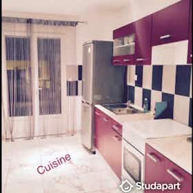 Private room for rent for €600 per month in La Courneuve, Rue Jollois