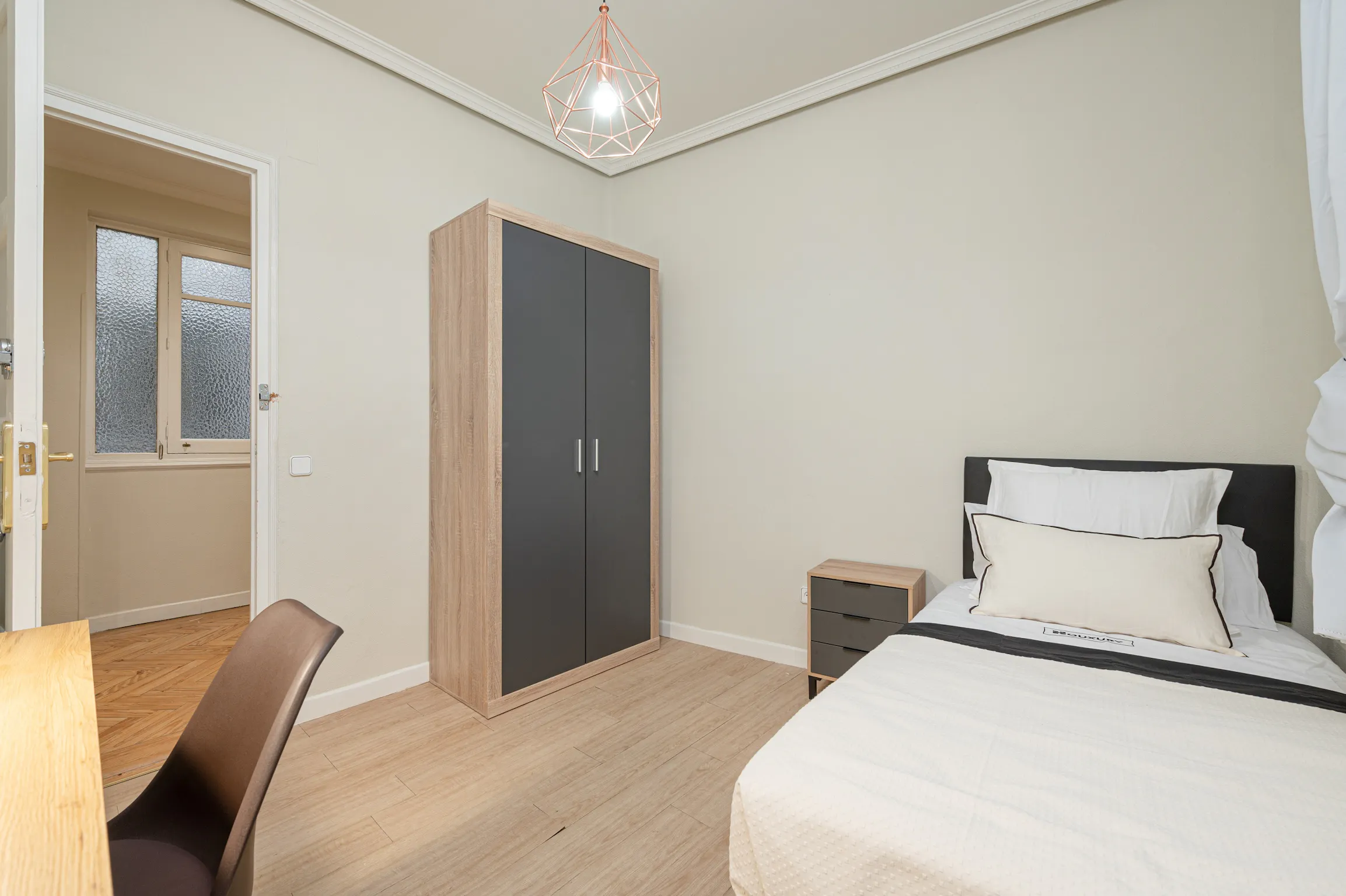 Private room in Calle Marqués de Urquijo, Madrid (1491758) ROOM 2