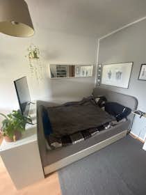 Квартира сдается в аренду за 1 400 € в месяц в Bonn, Sebastianstraße