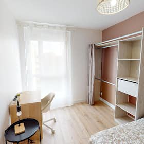 Private room for rent for €484 per month in Caen, Boulevard Général Vanier