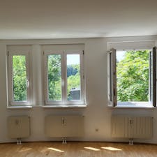 Apartment for rent for €1,395 per month in Vienna, Johann-Staud-Straße