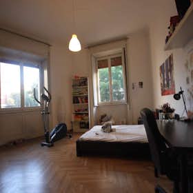 Private room for rent for €970 per month in Milan, Piazza Maria Adelaide di Savoia