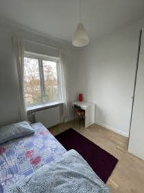 私人房间 正在以 DKK 5,521 的月租出租，其位于 Gentofte, Lyngbyvej