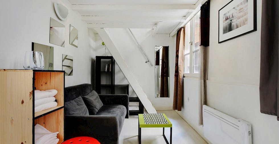 Studio for rent for €1,600 per month in Paris, Rue Vieille du Temple
