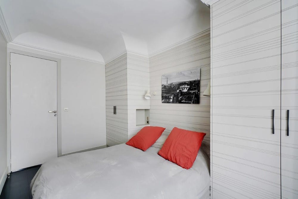 Apartment for rent for €3,800 per month in Paris, Rue Saint-Sulpice