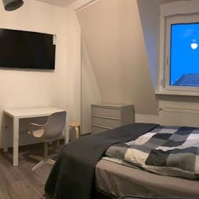 Private room for rent for €760 per month in Frankfurt am Main, Saalburgallee