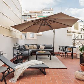Apartment for rent for €4,256 per month in Barcelona, Carrer de Lepant