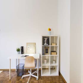 WG-Zimmer for rent for 610 € per month in Milan, Via Leone Tolstoj