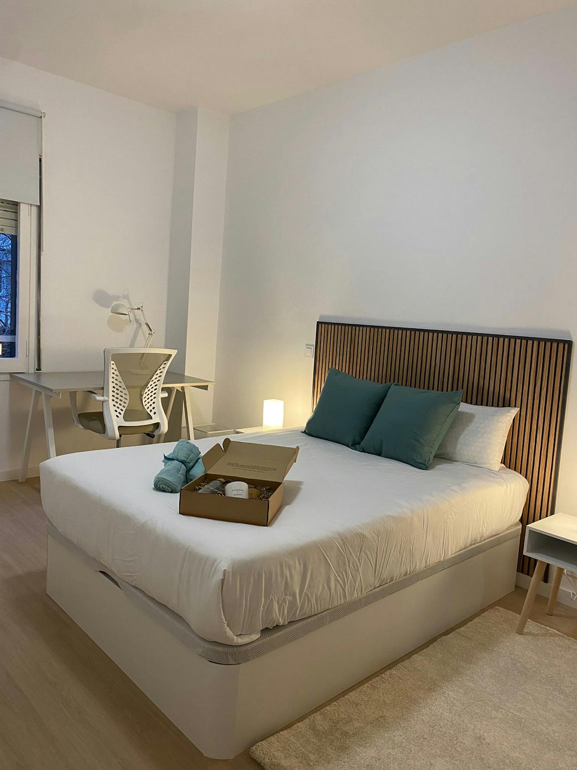 Carrer de Còrsega, Barcelona preview