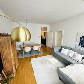 Apartment for rent for €2,950 per month in Munich, Reichenbachstraße