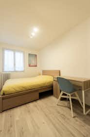 私人房间 正在以 €790 的月租出租，其位于 Villemomble, Grande Rue