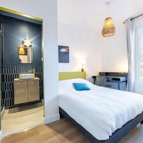 Private room for rent for €1,275 per month in Courbevoie, Rue Eugène Caron