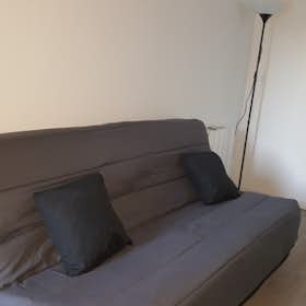 Apartment for rent for €650 per month in Reims, Boulevard Paul Doumer