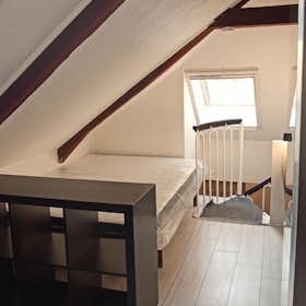 Apartment for rent for €575 per month in Lille, Rue Hégel