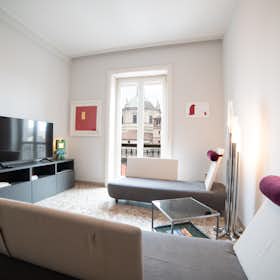 Apartment for rent for €2,800 per month in Milan, Via Edmondo De Amicis