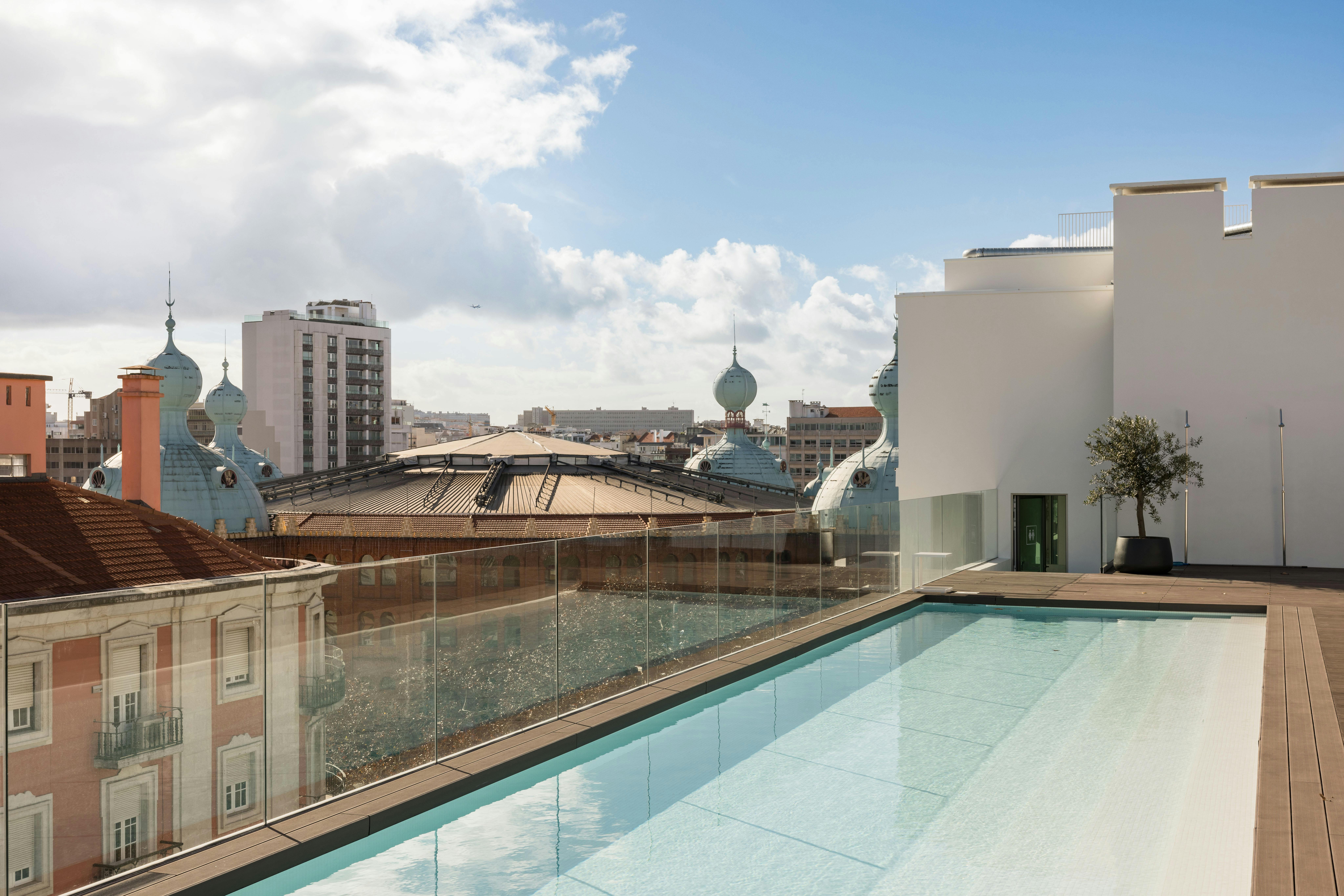 Apartment for rent for €2,527 per month in Lisbon, Rua Capitão Ramires