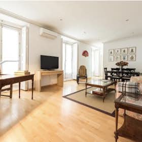 Apartment for rent for €1,990 per month in Madrid, Calle de Coloreros