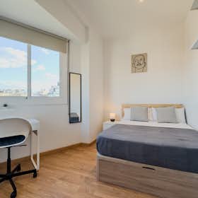 Private room for rent for €650 per month in L'Hospitalet de Llobregat, Carrer d'Occident