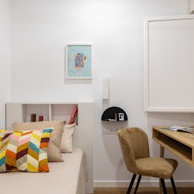 Private room for rent for €773 per month in Barcelona, Avinguda de Madrid