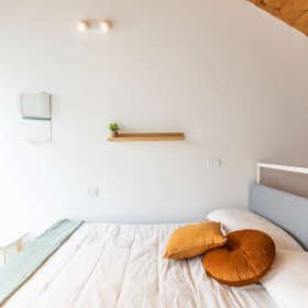 单间公寓 for rent for €1,000 per month in Milan, Via Giambellino