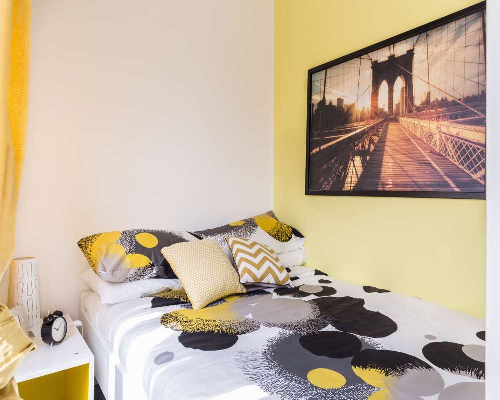 Via Giuseppe Frua, Milan