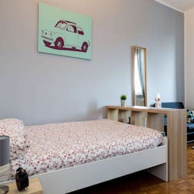 Cameră privată de închiriat pentru 555 EUR pe lună în Cesano Boscone, Via Ginestre