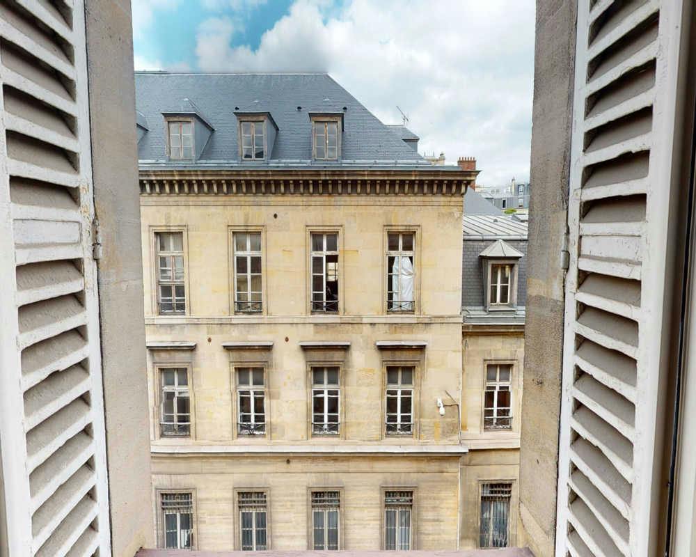 Private room for rent on Rue Saint-Dominique, Paris - Plus